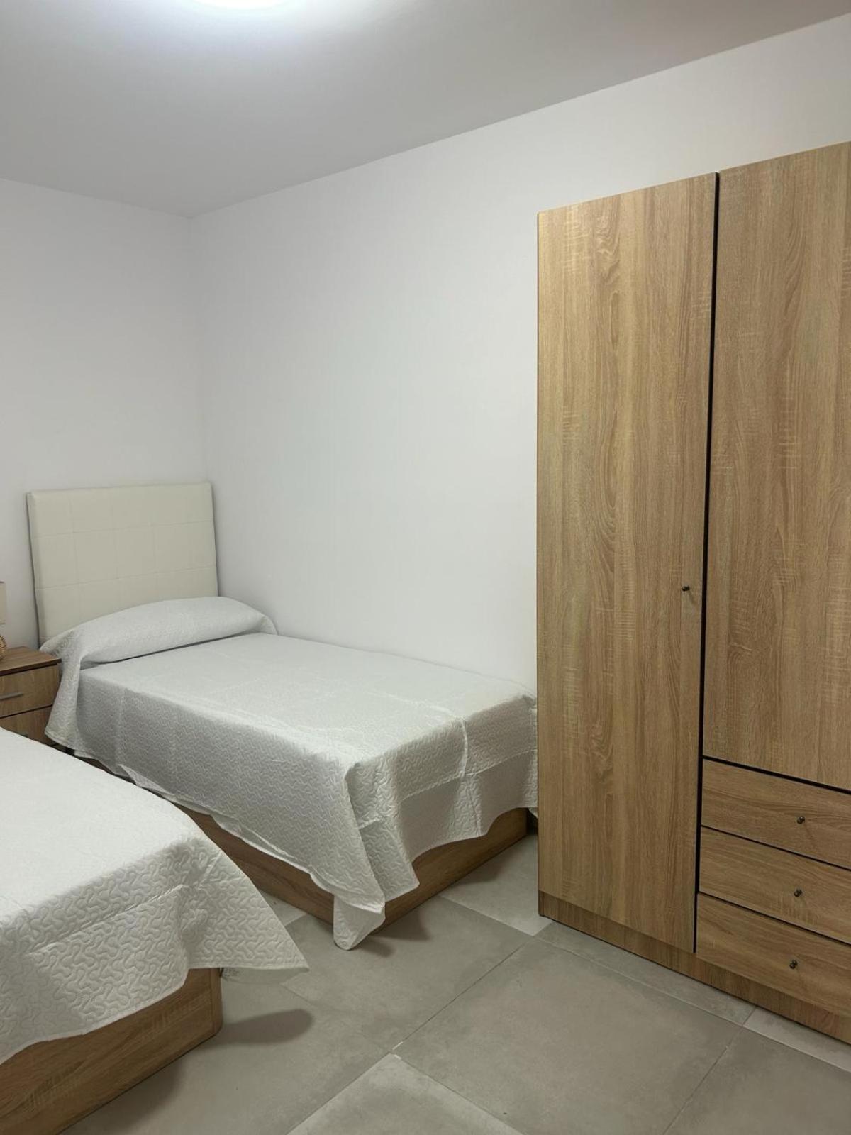Apartamentos Milano 로쿠타스드마르 외부 사진